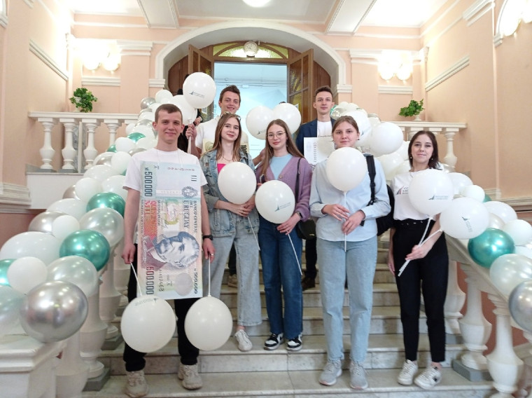Обучающиеся 10 класса посетили День Открытых дверей Финансового Университета при Правительстве Российской Федерации.